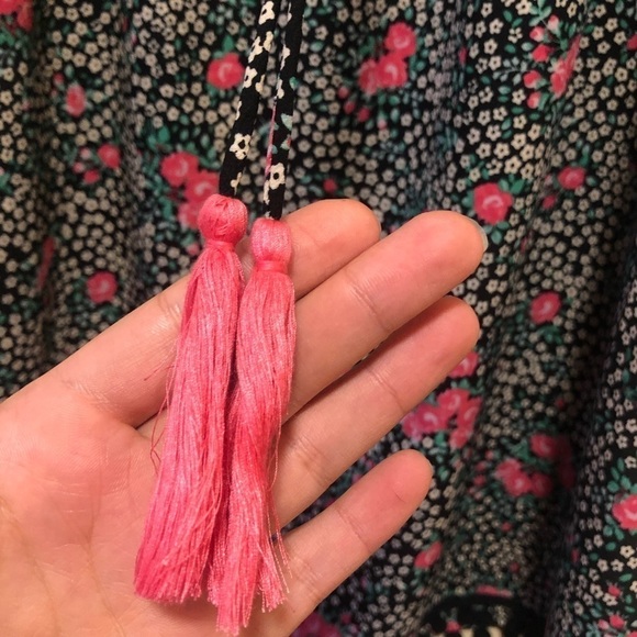 3/$25 🙌🏼 NWT America & Beyond Floral Off the Shoulder Pom Pom Edge Dress S - Picture 5 of 8